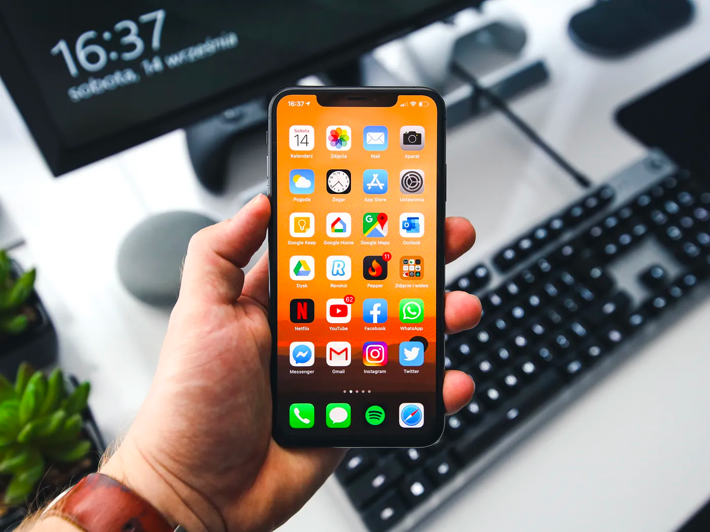 5 iPhone Apps for 2024 That Will Change Your Day